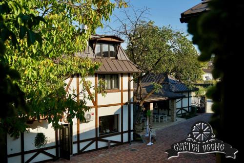 Hunedoara House | Discover Curtea Veche: Highly Rated with Family Amenities