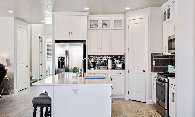 Sienna Hills House | Experience Curtis Ladera RV PAD with Pool & Basketball Access
