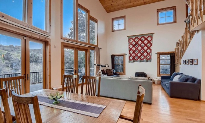 Julian Cabin | Custom Built Retreat by the Littlehale Family - Guest Rated 9.6
