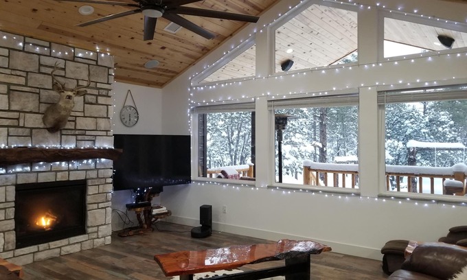 Pinetop-Lakeside Cabin | Scenic Cabin Retreat on Acres in Pinetop-Lakeside!