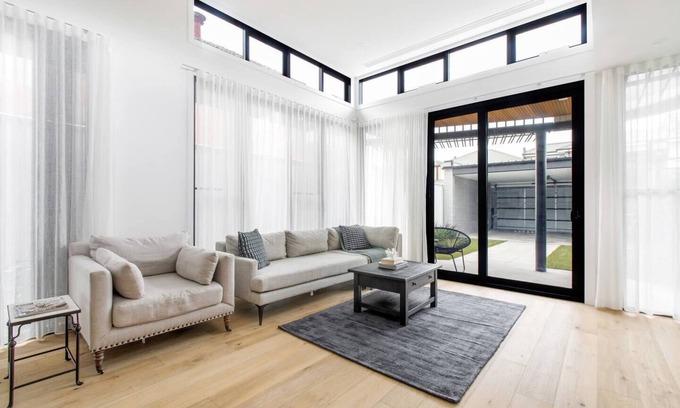 Moonee Ponds House | Designer Indoor-Outdoor Urban Oasis for Family Retreats