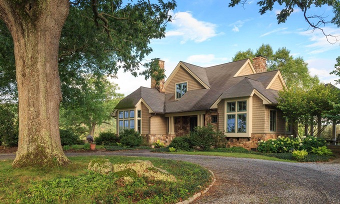 Millboro Springs House | Idyllic Home on 165-Acre Farm with River Access & Pool