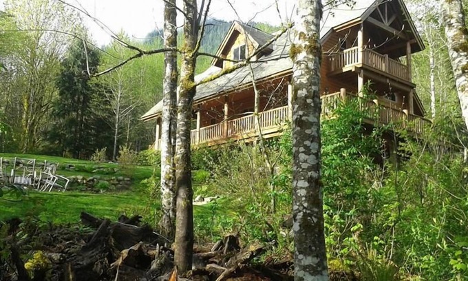 Skykomish Cabin | Secluded Cabin Retreat with Mountain Views & Hot Tub