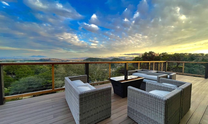 Fairfield Villa | Scenic Retreat! Breathtaking Views in Wine Country Near Napa