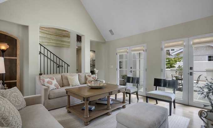 Old Palo Alto House | Exclusive Home Minutes from Stanford with Ocean Views