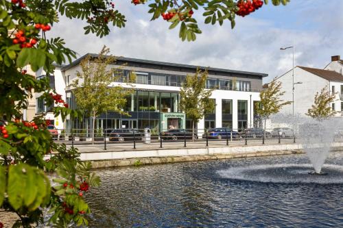 Newry Apartment | Prime Stays at Custom House Apartments - Rated 9.3/10