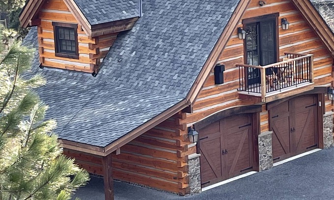 Downtown Leavenworth Cabin | Idyllic Log Cabin Retreat with Mountain Views and Spa