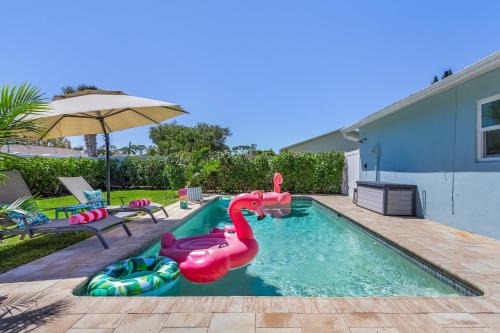 Central Naples House | Inviting Naples Pool Oasis with 3 Bedrooms & Pet-Friendly