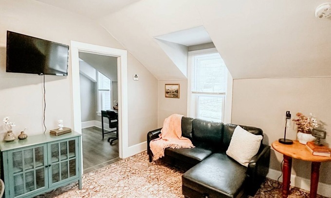 Manistee Apartment | Charming 1 Bedroom Apartment Near Beaches & Downtown Manistee