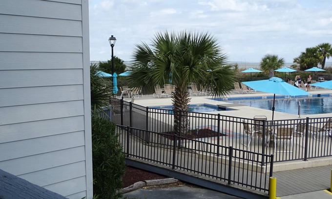 Palmetto Dunes Condo | Cute 1 bedroom. View of the pool and bay.