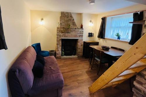 Heathfield House | Charming Pet-Friendly Cottage with 9.4/10 Guest Rating