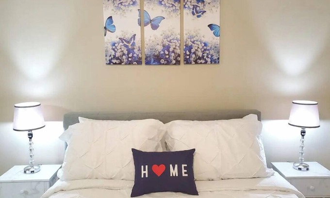 Anderson Apartment | Inviting Retreat: 2BR, Lake View & Pet-Friendly Oasis