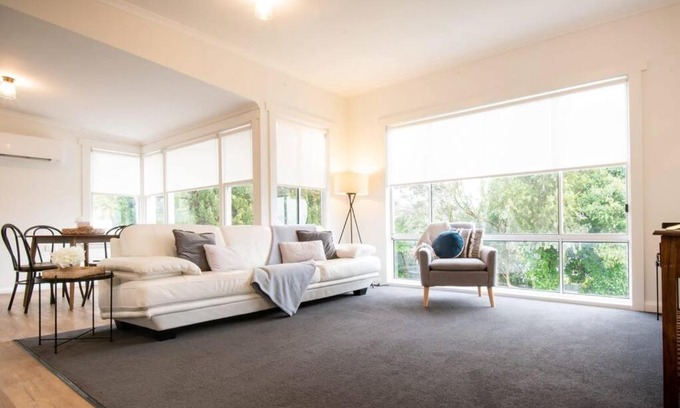 Newstead Apartment | Charming Apartment on the City Fringe with Family Amenities