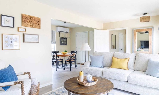 La Grange House | Explore the Remodeled Grace Inn in La Grange