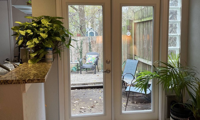 South Lamar Condo | Cozy Condo Retreat in South Central Austin