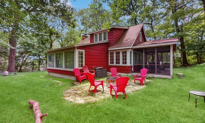 Michiana House | Cozy Lakeside Cottage with Hot Tub, Firepit & Fast WiFi