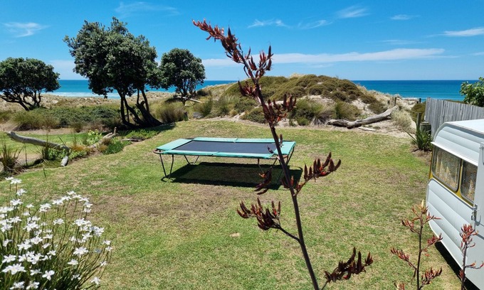 Mount Maunganui Cottage | Delightful Cottage at Mount Beach with Ocean View & Pool