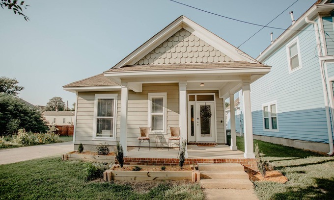 Uptown House | Charming Pet-Friendly Getaway Near St. Jude and Beale Street
