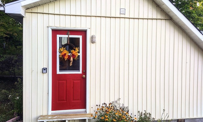 McNab/Braeside Apartment | Charming Guest House Near Calabogie with Family Amenities