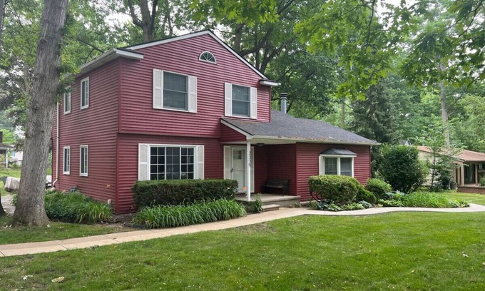 Ypsilanti House | Charming Retreat near U of M & EMU with Pet-Friendly Perks