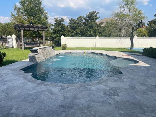 Sunshine Villa | Cute Home with some Razzle Dazzle