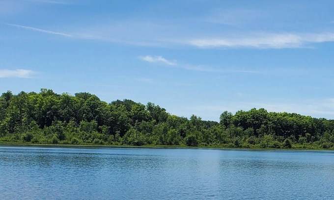 Sheridan Cottage | Cute lake-front country cottage with an easy drive to multiple attractions.