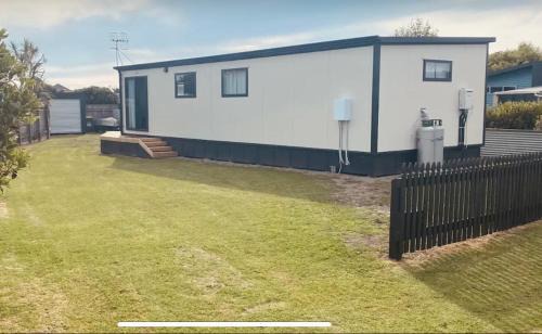 Foxton Beach House | Charming Foxton Beach Bach - Family-Friendly Retreat