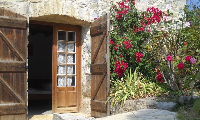 Roquetaillade Apartment | Charming Mezzanine Apartment with Heated Saltwater Pool