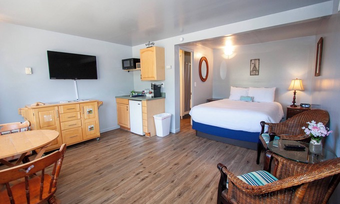 Westport Hotel | Pet-Friendly Retreat: Close to Beach & Lighthouse, 10/10 Rating