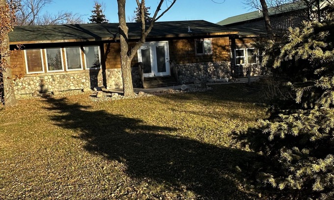 Aberdeen Cottage | Charming Two Bedroom Cottage with Pet-Friendly Amenities