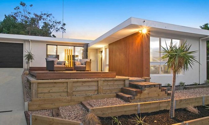 Ocean Grove House | Elevated Views at Cuthbertson Drive Holiday Retreat