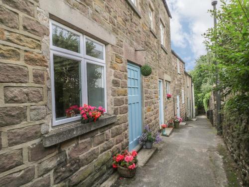 Wirksworth House | Charming Cutlers Cottage: Pet & Child Friendly Retreat