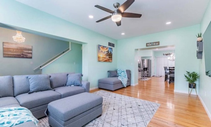 Central West End House | Premier Entire Home Near St. Louis University & Fox Theatre