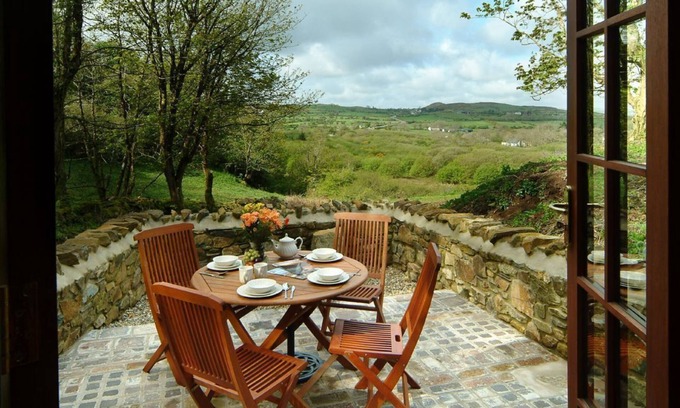 Dinas Cross Cottage | Secluded Retreat Nestled in a Serene Wooded Valley
