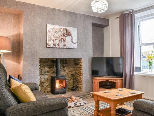 Cwmcarn House | Pet Friendly Cwmcarn Cottage - Guest Rated 9.8/10
