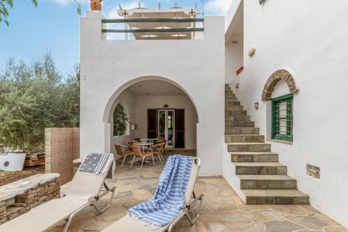 Platis Gialos Apartment | Relax at Cyclades Beach 2: Oceanfront Family Getaway