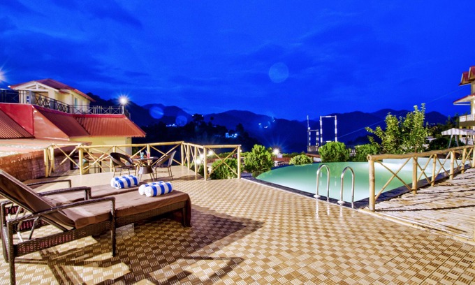 Smanora Range Hotel | Inviting Cygnett Resort Mountain Breeze with Pool & Dining