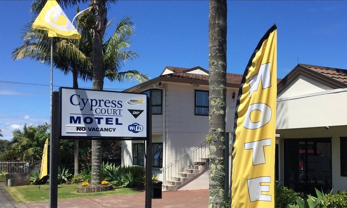 Whangarei Hotel | Cypress Court Motel