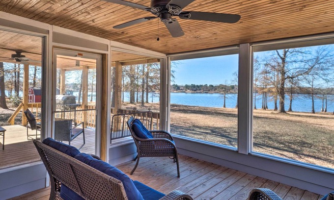 Negreet House | Discover Cypress Point: Ideal Lake View Retreat with Spa