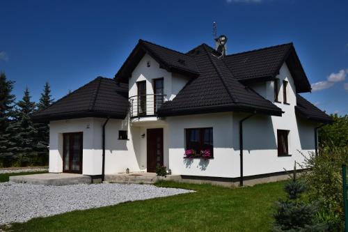 Dlugoleka House | Kid-Friendly Getaway at Cyprysowa 7 - Rated 8.6/10