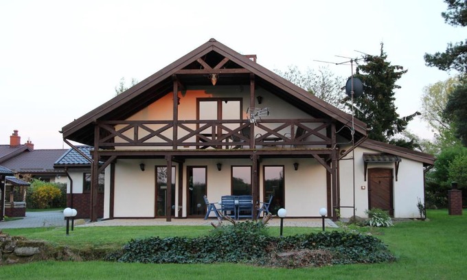 Ilawa House | Experience Czar Jezioraka: Ocean View & Private Beach Stay