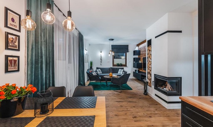 Jaworki Apartment | Experience the Best at Czarna Owca: 4-Star Oceanfront Retreat