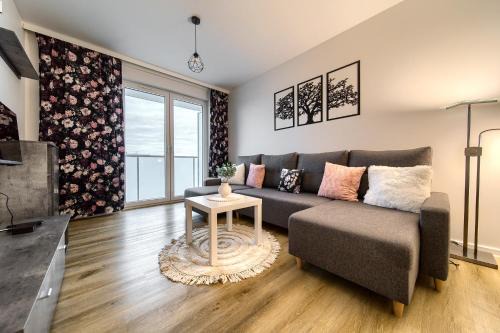 Psie Pole Apartment | Cozy Czartoryskiego Apartment - Child-Friendly Retreat
