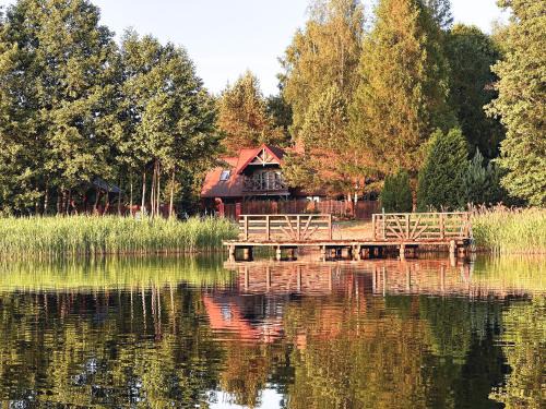 Płaska House | Discover Czilchata: A Lakeside Retreat with Ocean Views
