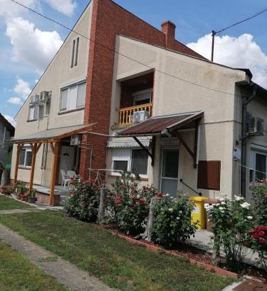 Mezohegyes House | Dékány vendégház
