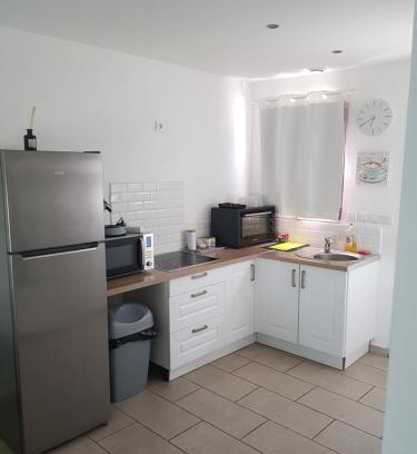 Saint-Gilles Apartment | Inviting Dépendance with AC, Pet & Child Friendly Amenities