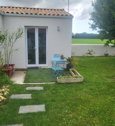 Sainte-Soulle House | Convenient Getaway with Parking and Family-Friendly Perks