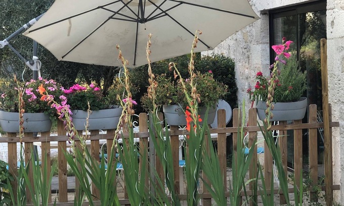 Puymirol Apartment | Experience a Medieval Castle Retreat with Family-Friendly Amenities