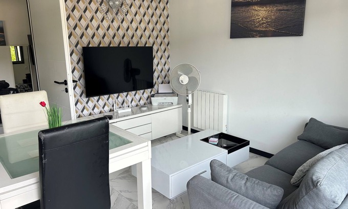 Saint-Loubes Apartment | Family-Friendly Stay Just 10 Minutes from Bordeaux
