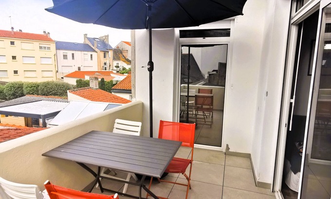 Les Sables d'Olonne House | Unforgettable Stay at Désirée Arago Les Sables with Ocean View